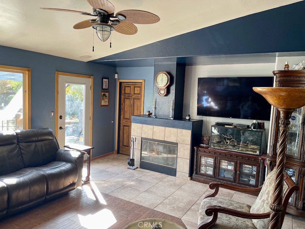 8423 Northshore Drive Property Photo 10