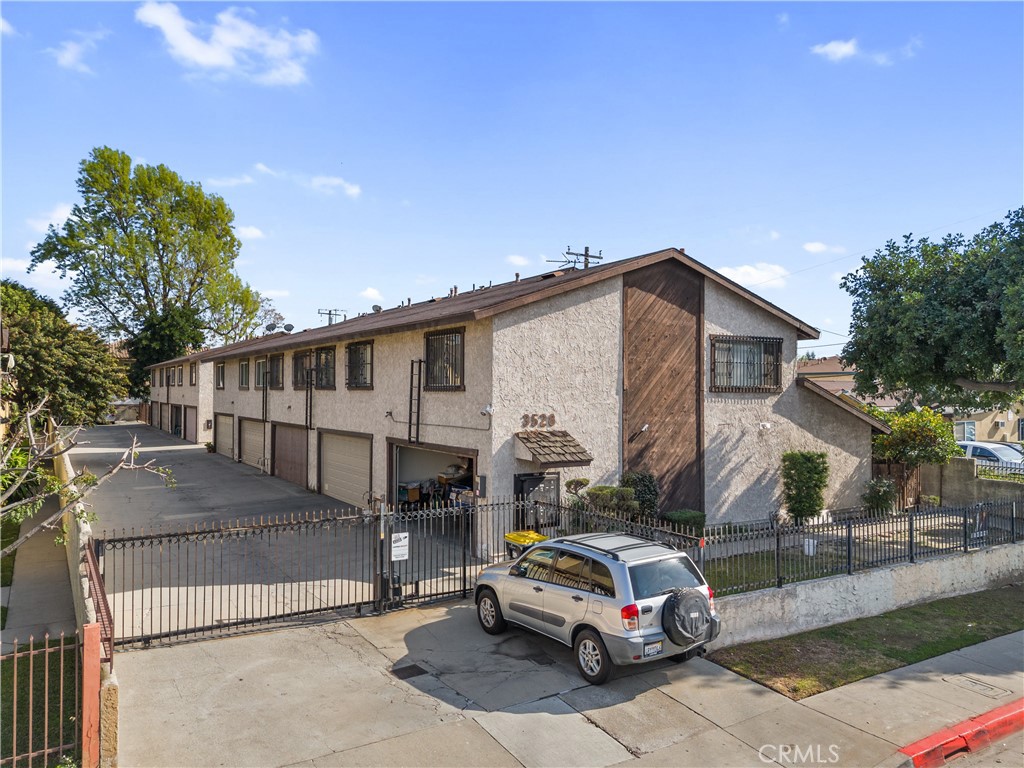 3528 La Madera Avenue Property Photo 1