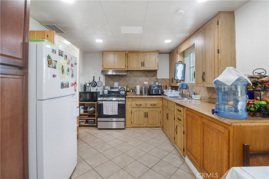 8181 Date Street Property Photo 23