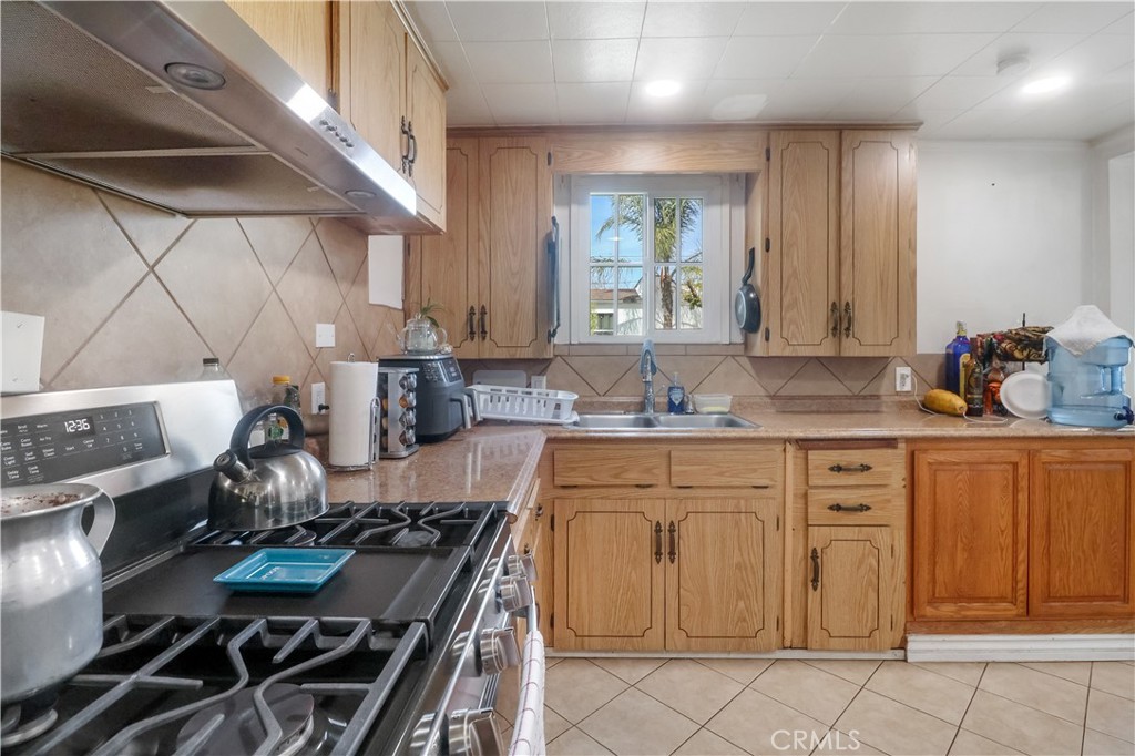 8181 Date Street Property Photo 24