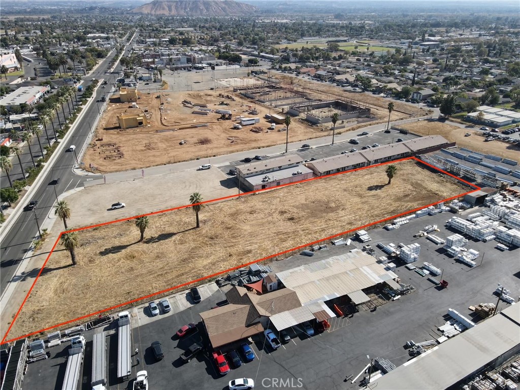 6452 Mission Boulevard Property Photo