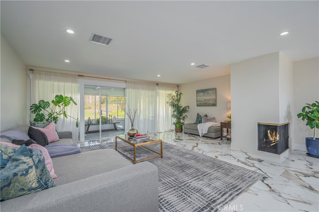 2445 Ocean View Drive Property Photo
