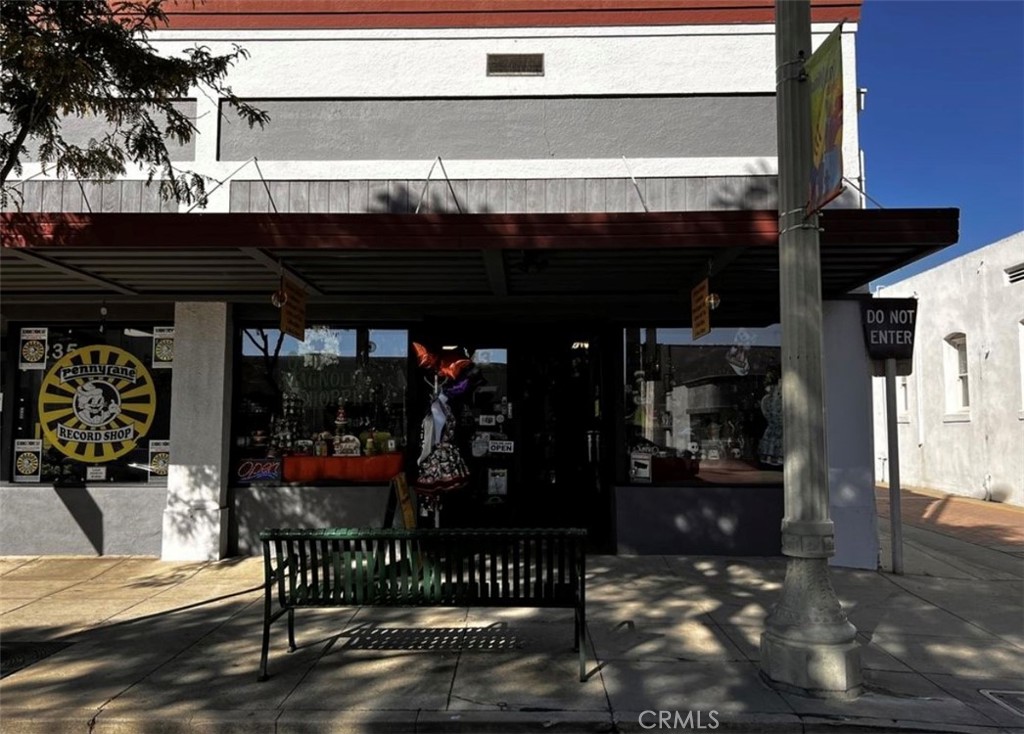 243 E 9th Street Property Photo 2