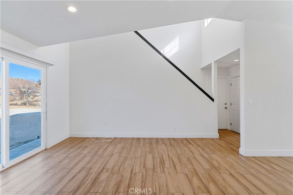 17127 Longmeadow Avenue Property Photo 4