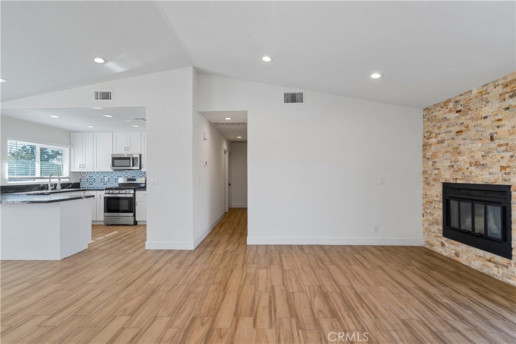 17127 Longmeadow Avenue Property Photo 7