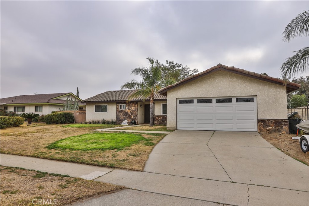 137 Condor Drive Property Photo 1
