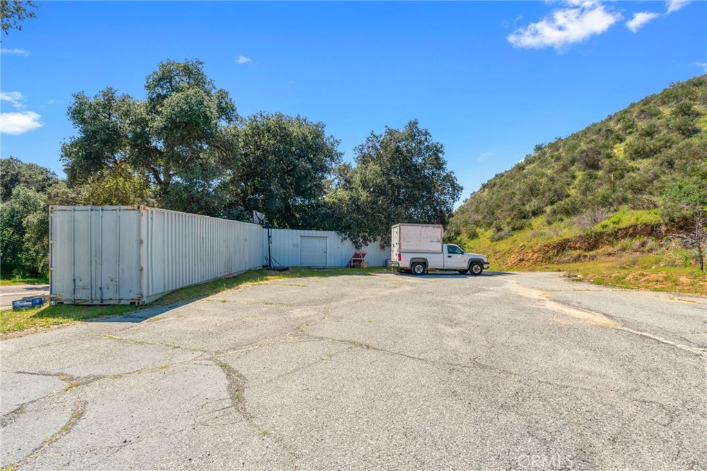 37400 Falling Springs Road Property Photo 5