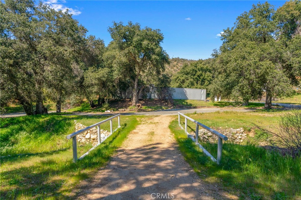 37400 Falling Springs Road Property Photo 14