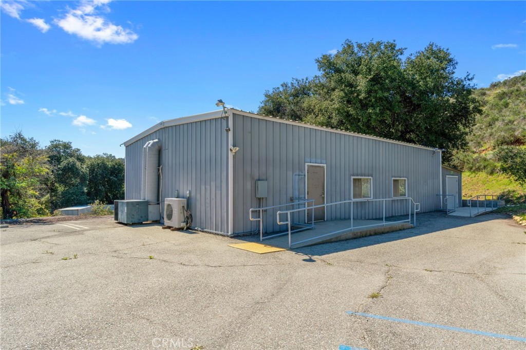 37400 Falling Springs Road Property Photo 16