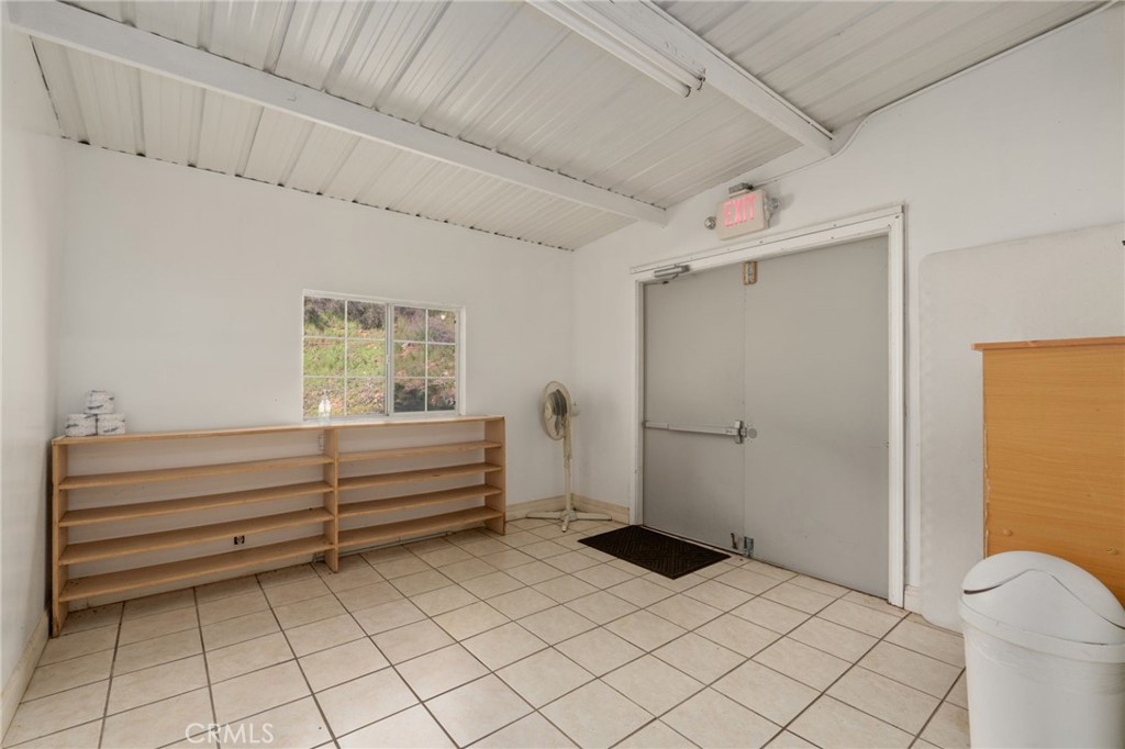 37400 Falling Springs Road Property Photo 24