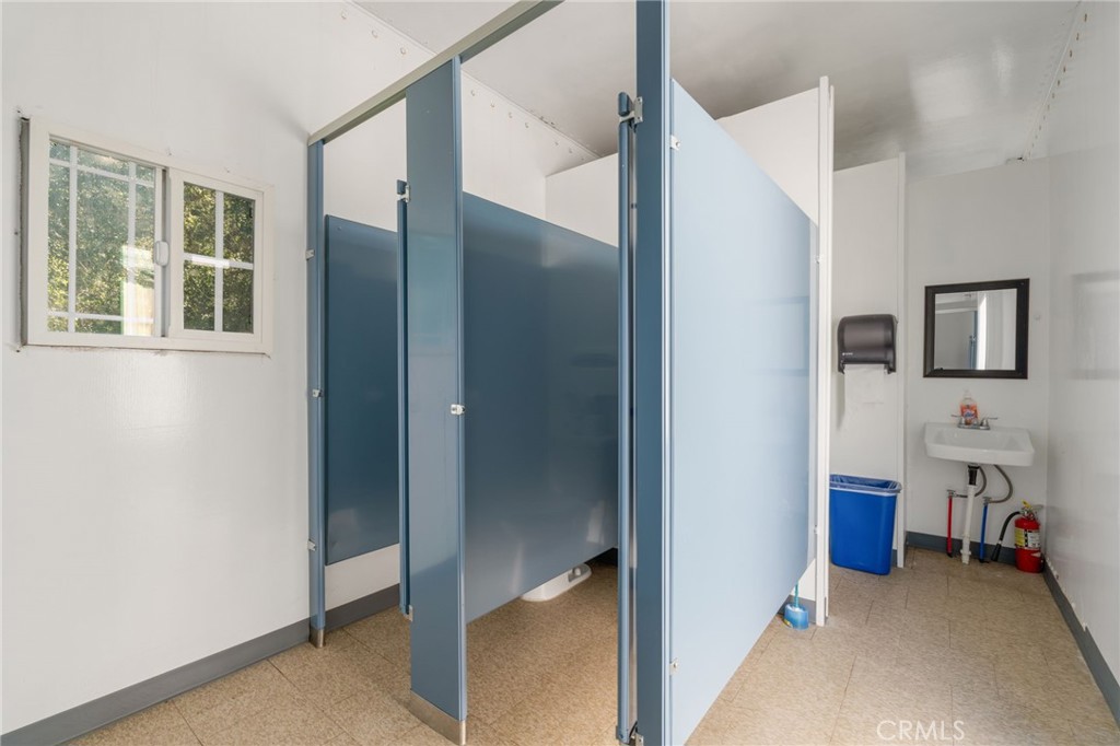 37400 Falling Springs Road Property Photo 42