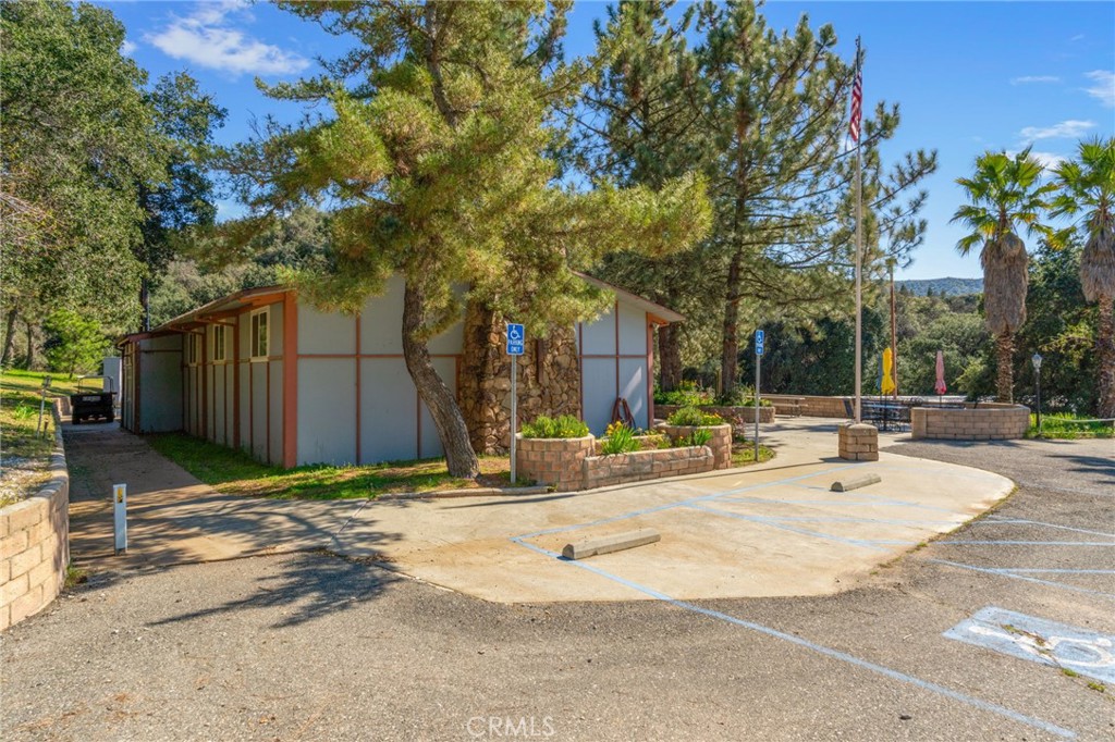 37400 Falling Springs Road Property Photo 52