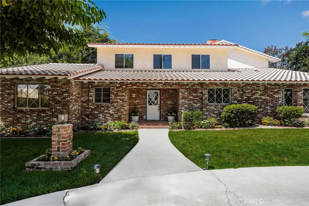 2365 N San Antonio Avenue Property Photo