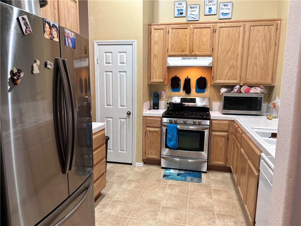 10313 Orchard Avenue Property Photo 6