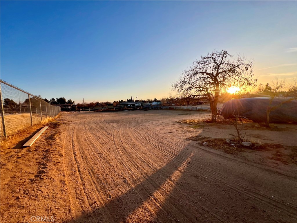 18007 Willow Property Photo 33