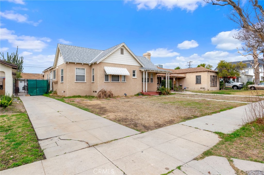 3164 N Pershing Avenue Property Photo 2