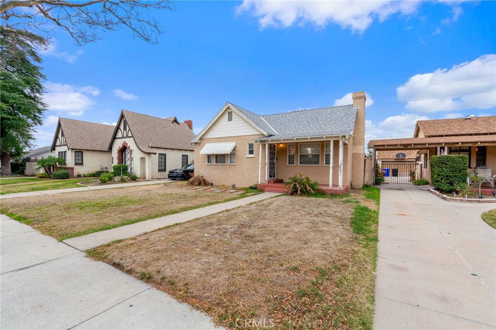 3164 N Pershing Avenue Property Photo 4