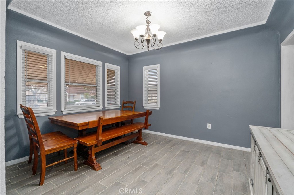 3164 N Pershing Avenue Property Photo 10