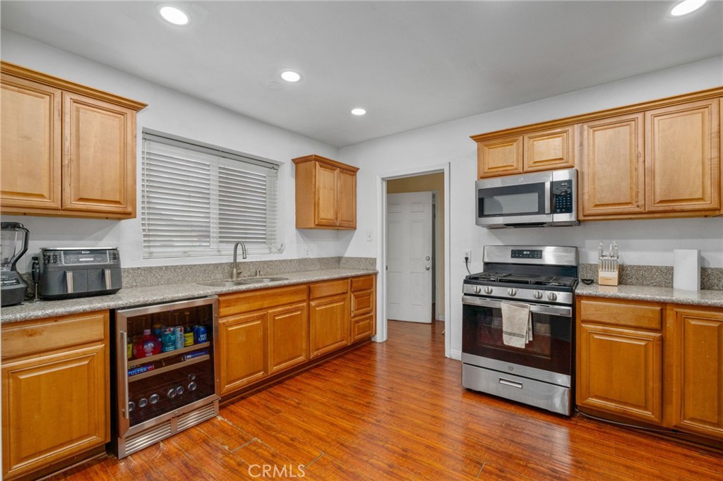 3164 N Pershing Avenue Property Photo 13