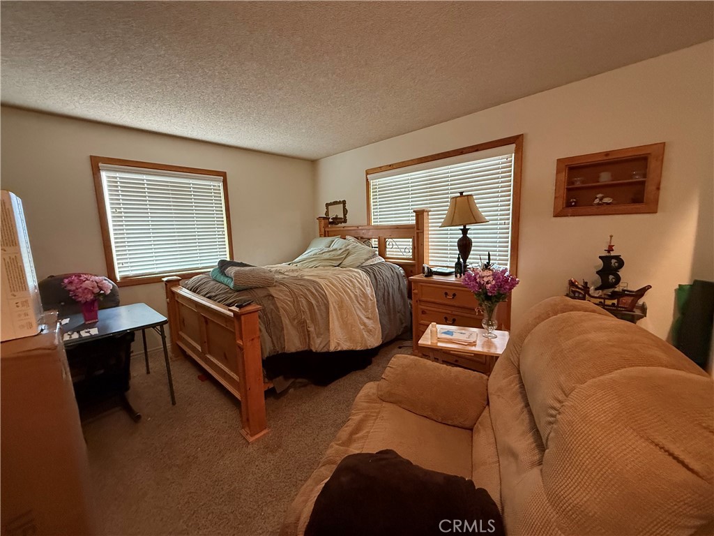 950 Western Knolls Avenue Property Photo 14