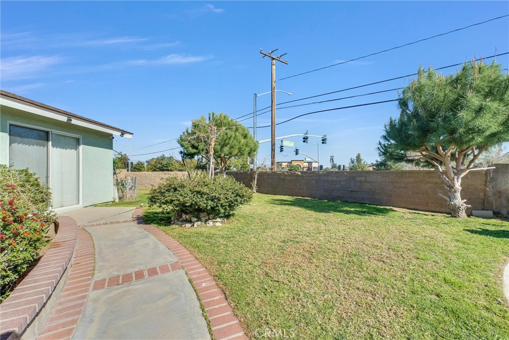 719 W Hawthorne Street Property Photo 22