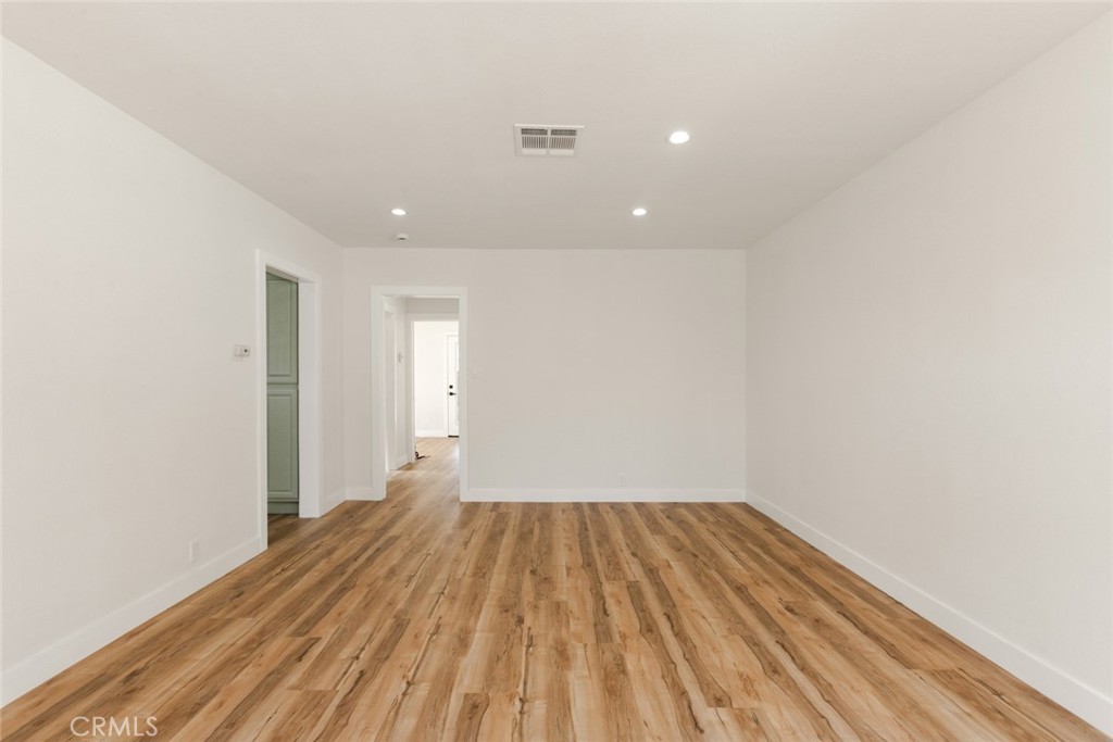 10227 Rosewood Avenue Property Photo 7