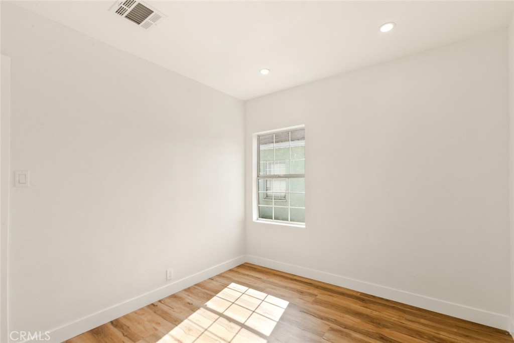 10227 Rosewood Avenue Property Photo 13