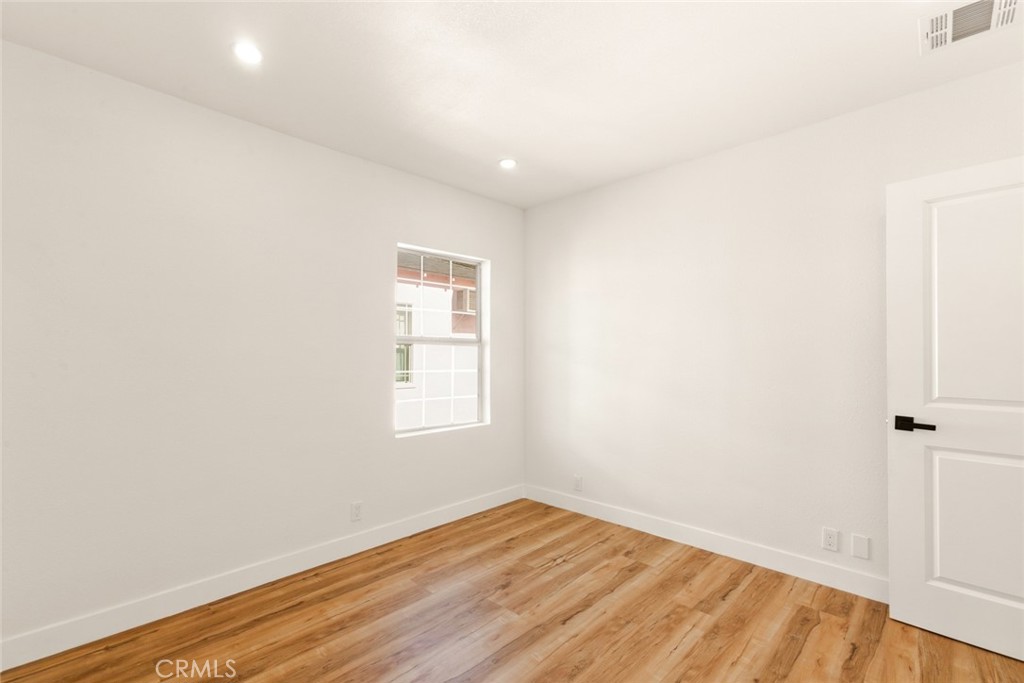 10227 Rosewood Avenue Property Photo 17