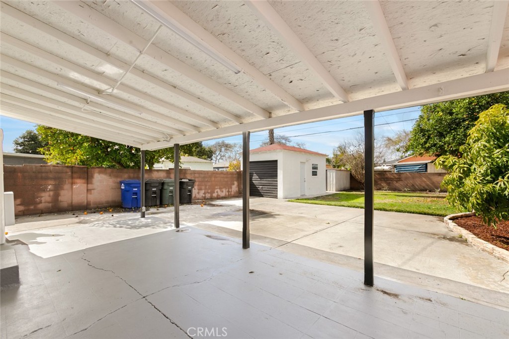 10227 Rosewood Avenue Property Photo 22