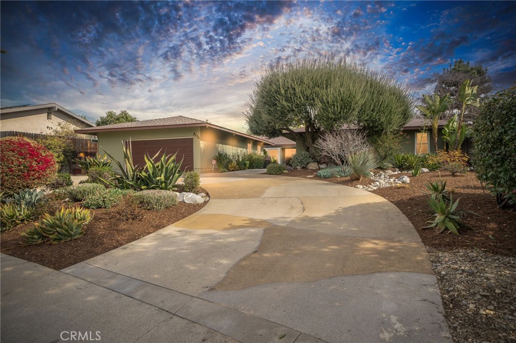 2116 N Villa Maria Road Property Photo