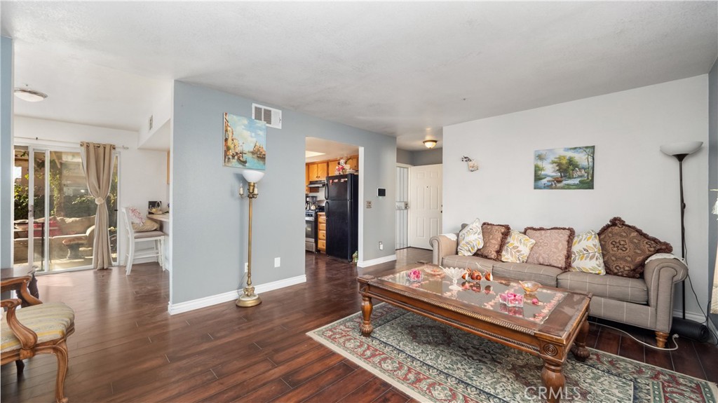365 E Vodden Street Property Photo 9