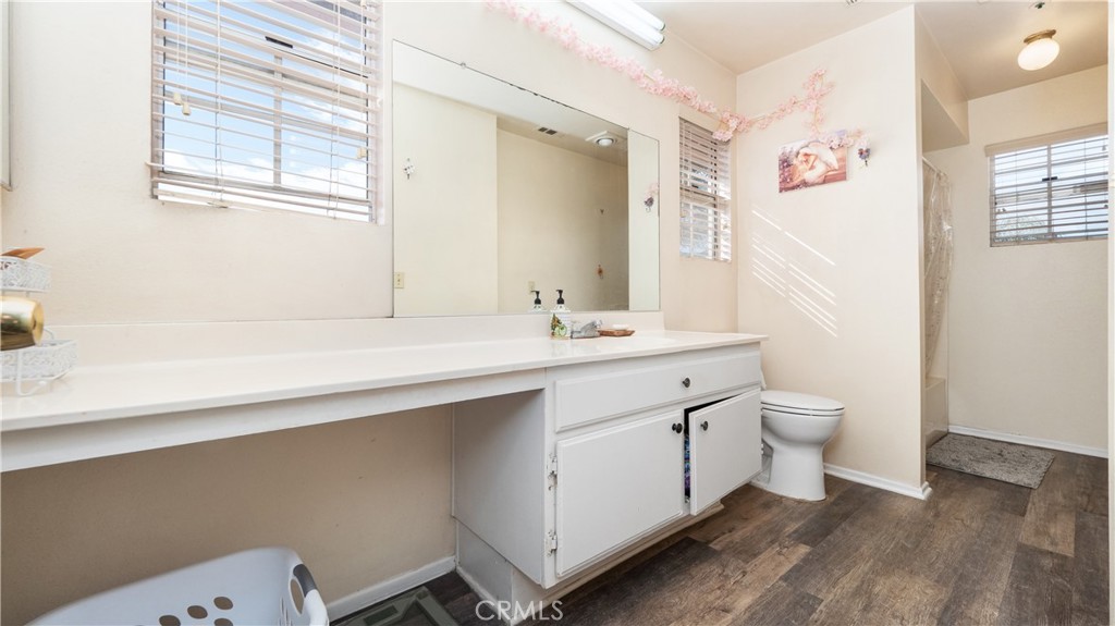 365 E Vodden Street Property Photo 29