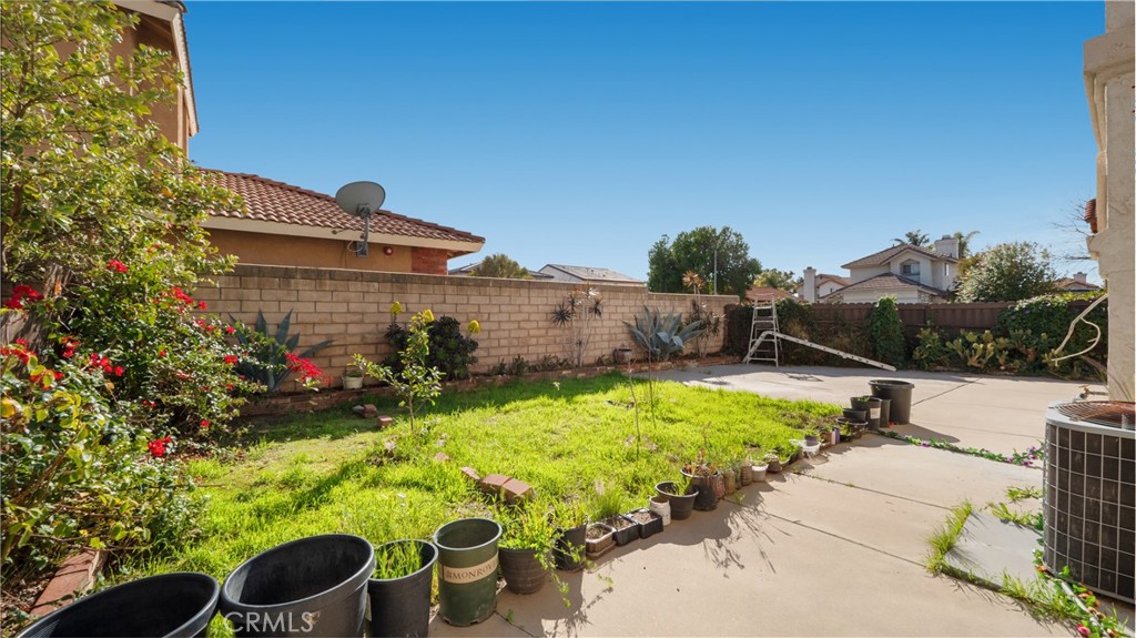 365 E Vodden Street Property Photo 32