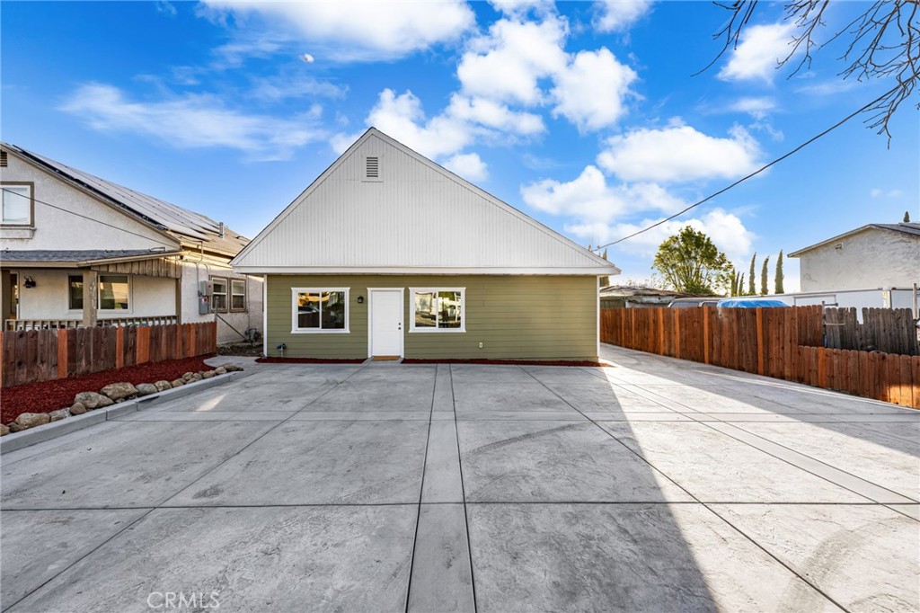 7785 Vineyard Avenue Property Photo
