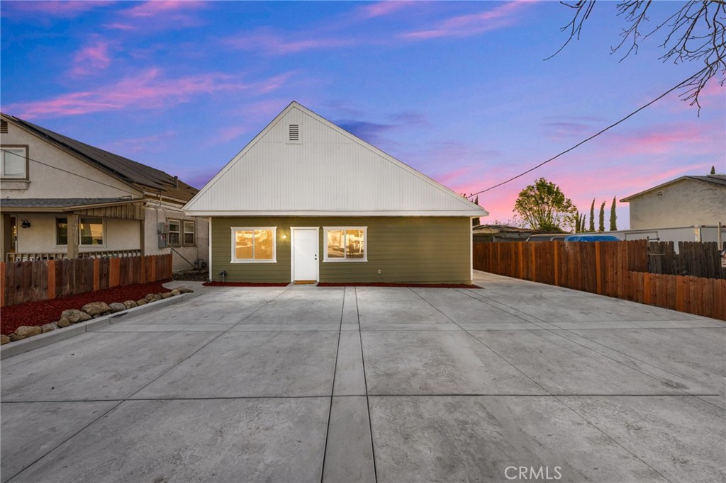 7785 Vineyard Avenue Property Photo 2