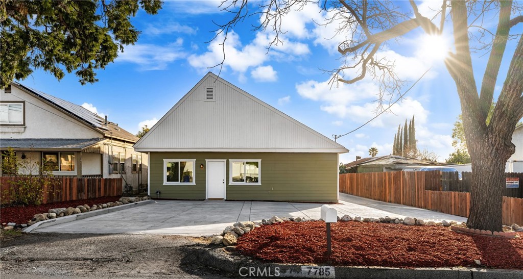 7785 Vineyard Avenue Property Photo 3