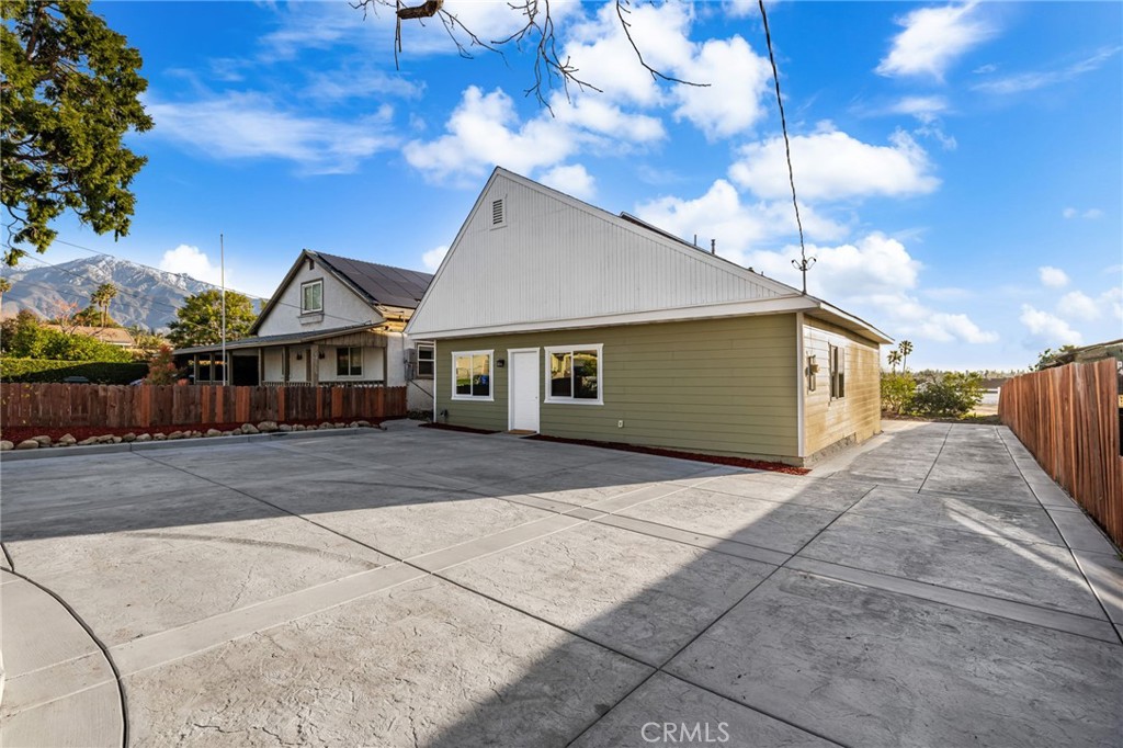 7785 Vineyard Avenue Property Photo 4