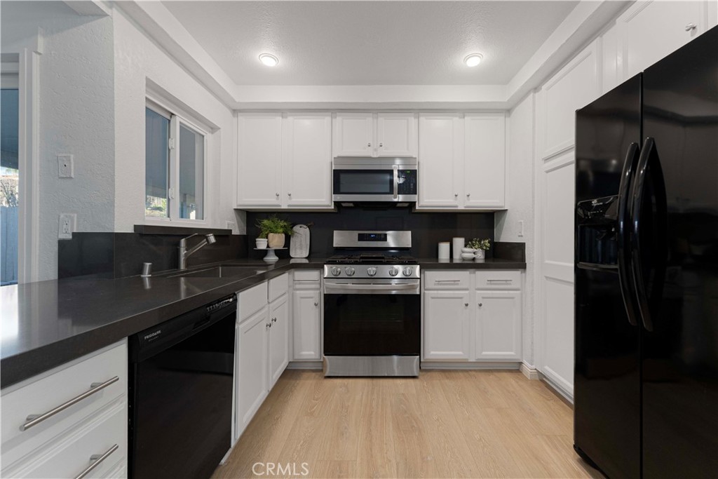 8762 Candlewood Street Property Photo 8