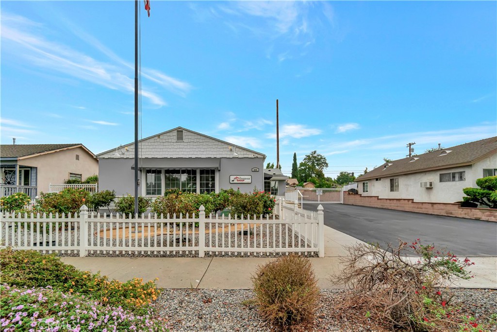 209 E I Street Property Photo