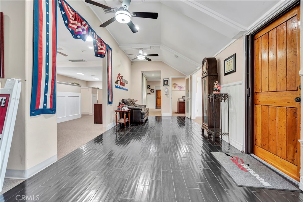 209 E I Street Property Photo 13