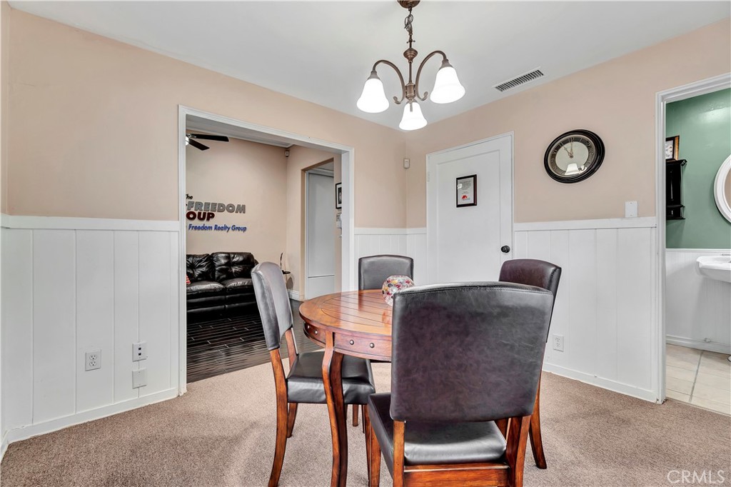 209 E I Street Property Photo 15