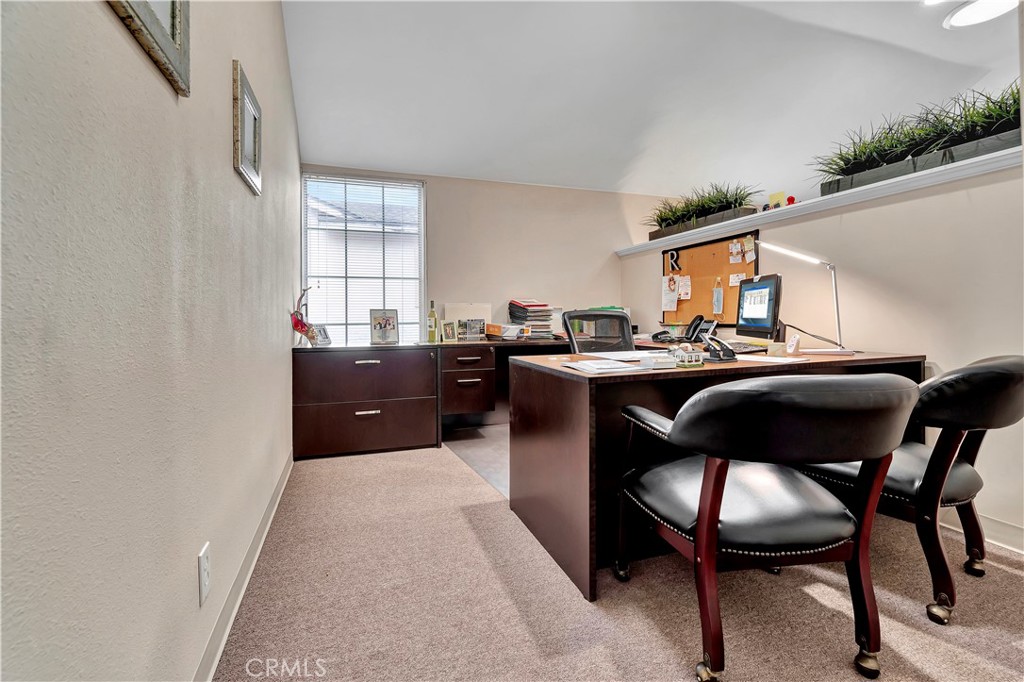 209 E I Street Property Photo 42