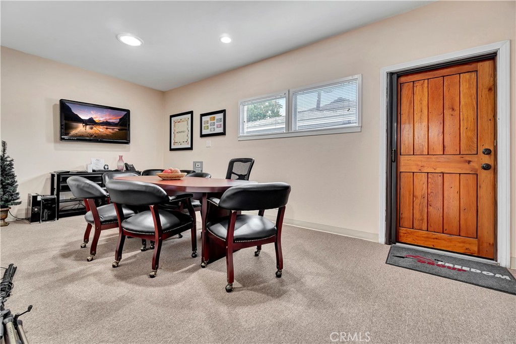 209 E I Street Property Photo 44