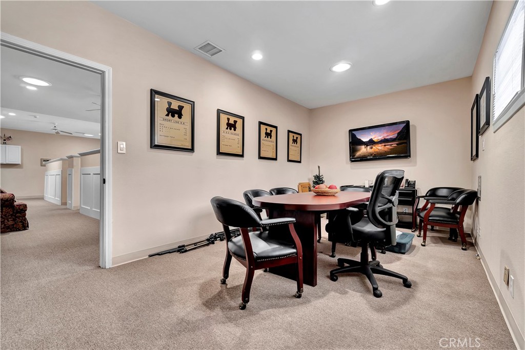 209 E I Street Property Photo 45