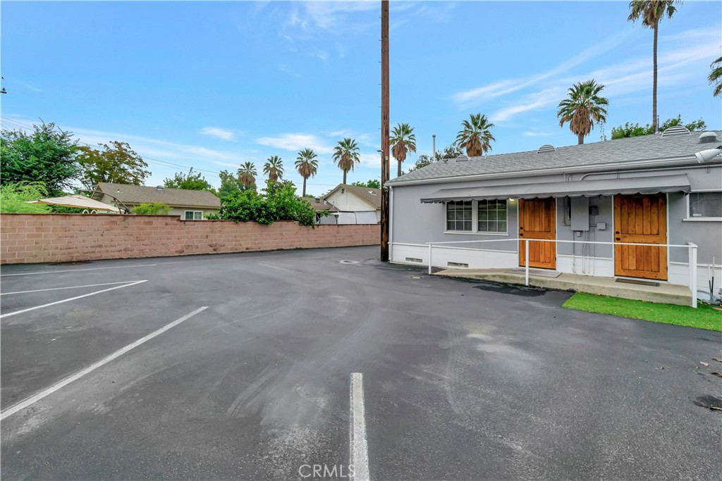 209 E I Street Property Photo 51