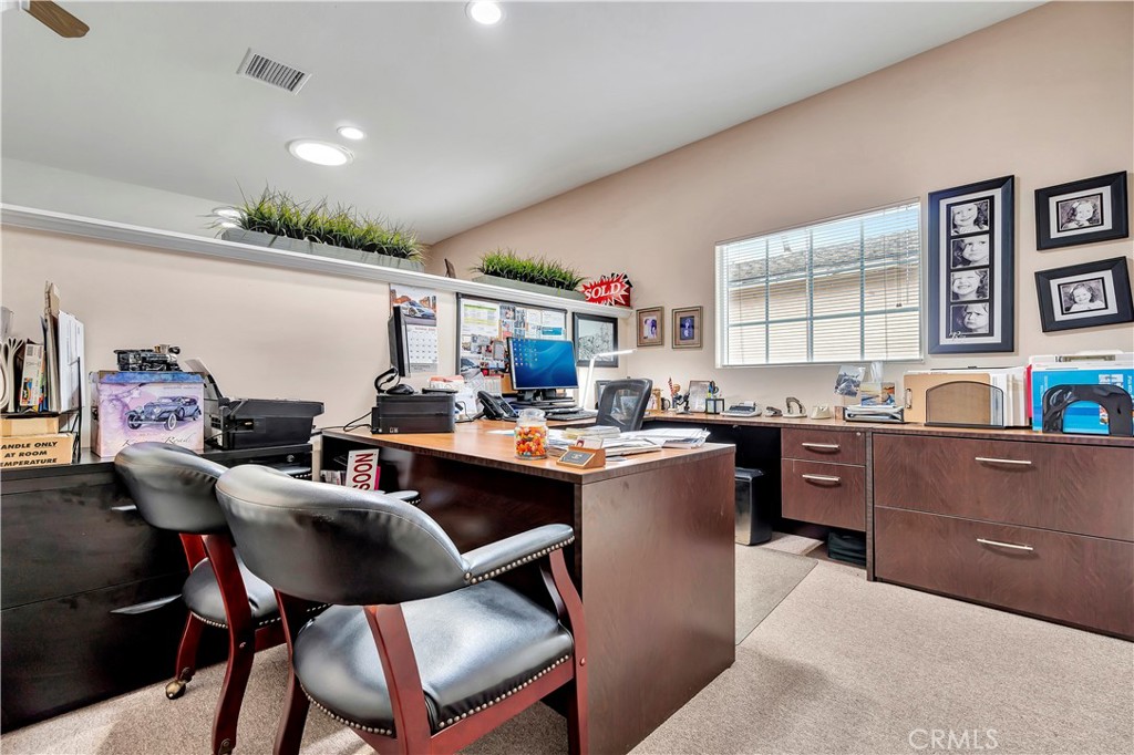209 E I Street Property Photo 56