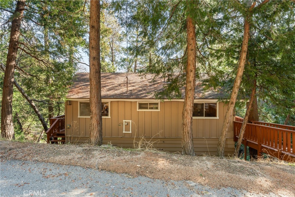 24370 Bernard Drive Property Photo 4