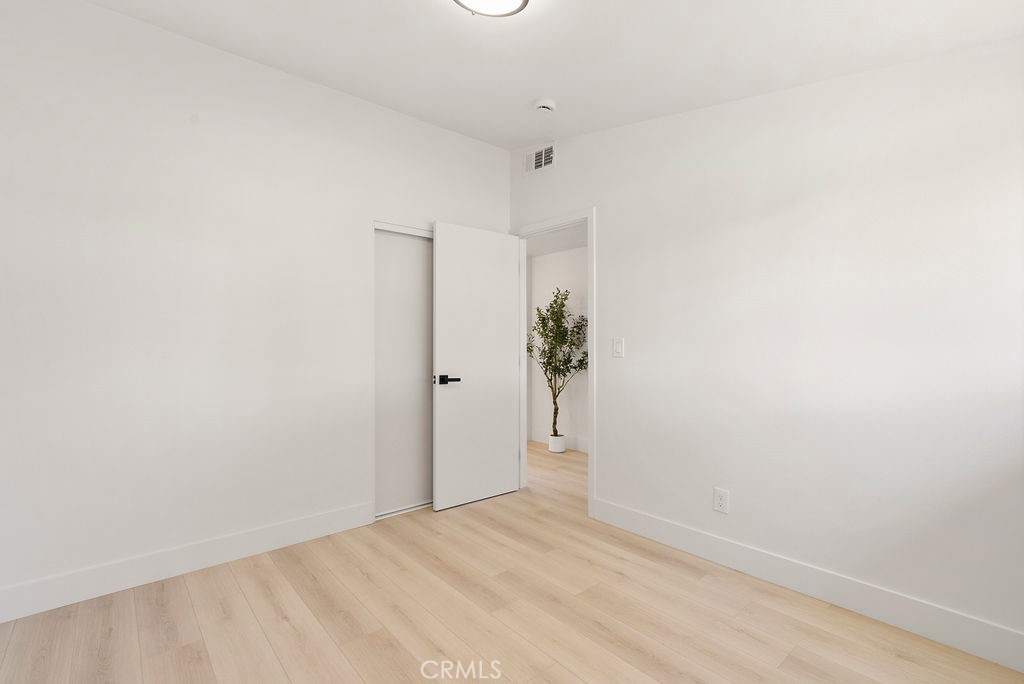 800 N Vista Avenue Property Photo 32