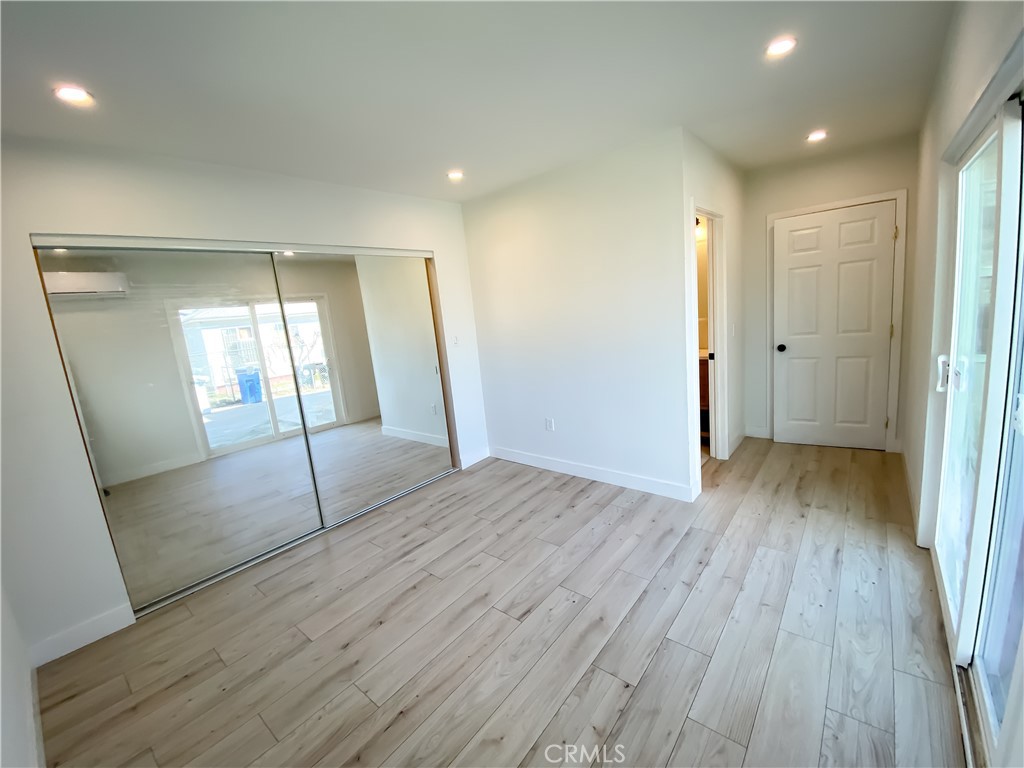 244 E 10th Street Property Photo 13