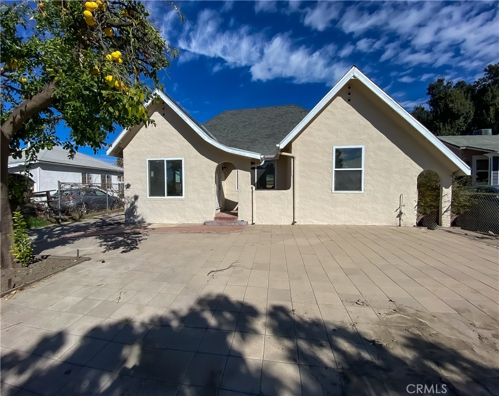 244 E 10th Street Property Photo 22